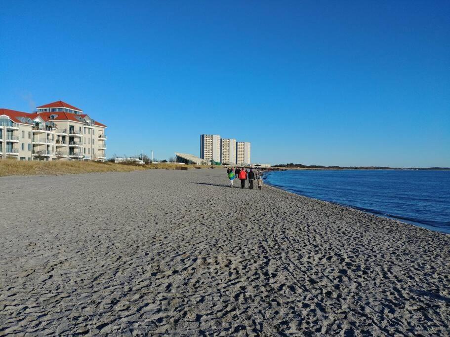 Meerblick-Apartment Meerzeit Südstrand 34m² 2 Pers. 1.OG BK MB WLAN Fehmarn Buitenkant foto