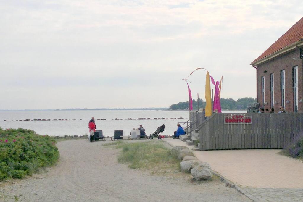 Meerblick-Apartment Meerzeit Südstrand 34m² 2 Pers. 1.OG BK MB WLAN Fehmarn Buitenkant foto